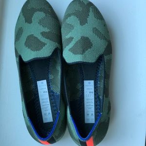 Olive camo loafer